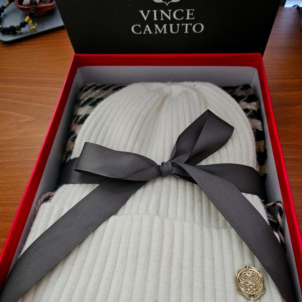 Vince Camuto Hat & Scarf Set